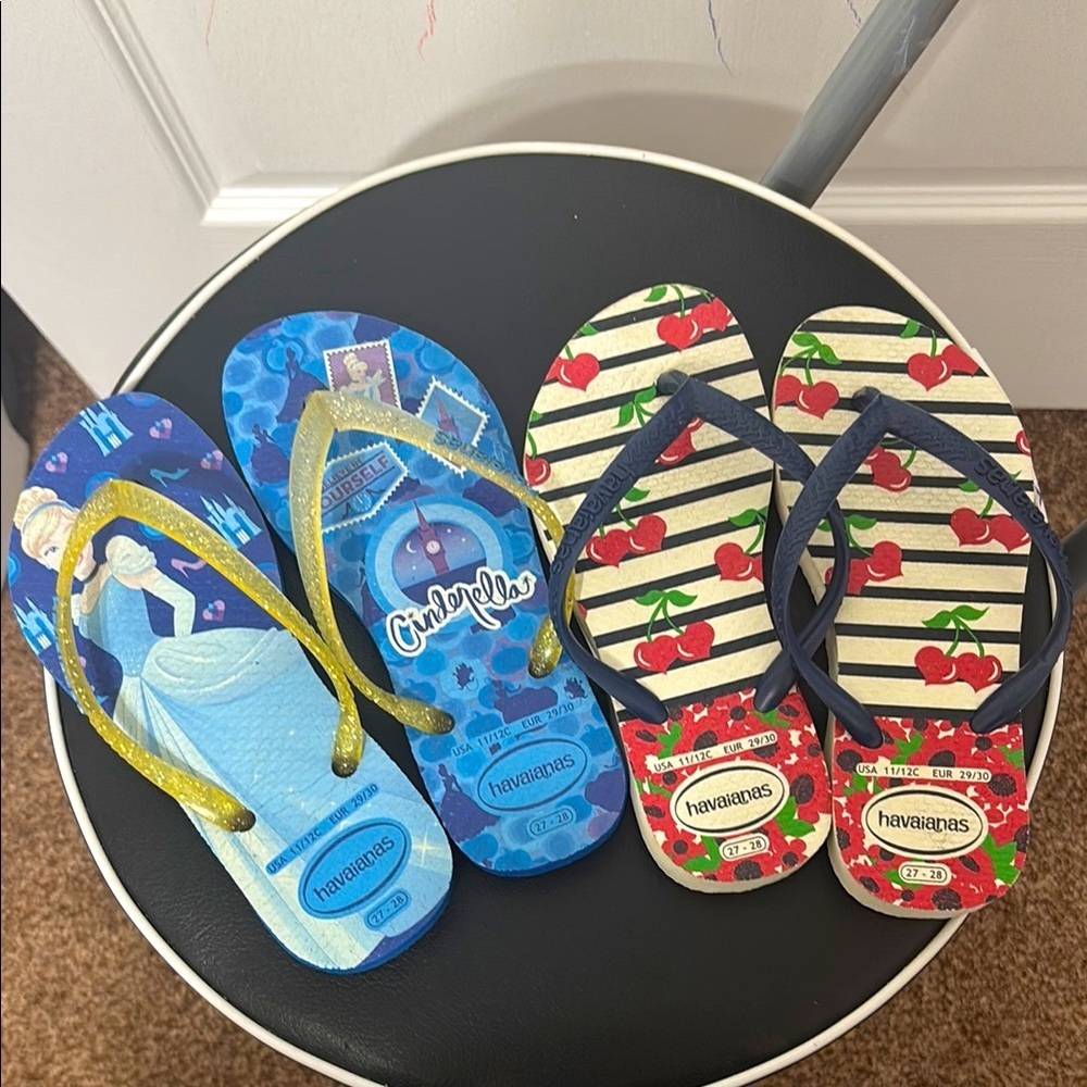 Havaianas Girls Flip Flops  2 Pairs - Cinderella and Cherry Print